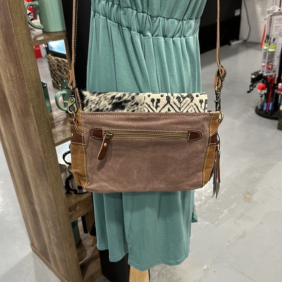 RUG & HAIRON FLAP MESSENGER BAG CROSS BODY - Picture 2 of 2